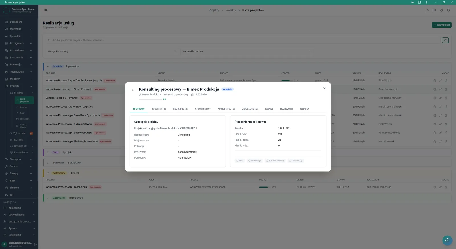 Ekran Baza projektów z otwartym oknem szczegółów wybranego projektu, wyświetlającym zakładkę z podstawowymi informacjami, takimi jak szczegóły realizacji, pracochłonność i stawka.